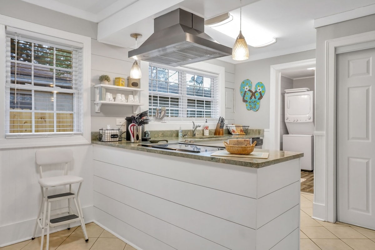Sunrise Getaway, kitchen