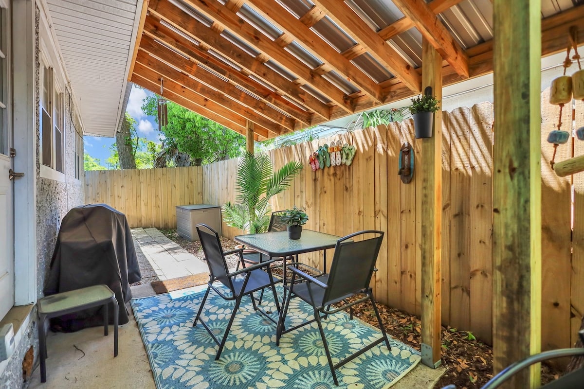 Sunrise Getaway, outdoor space