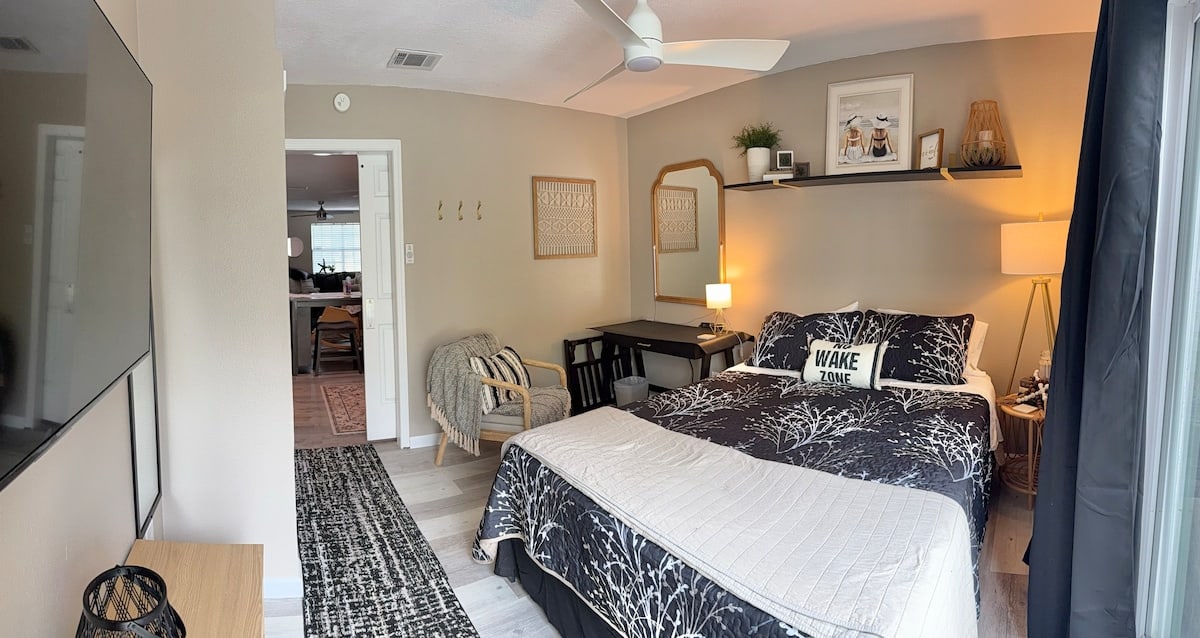 Seafoam Escape, bedroom