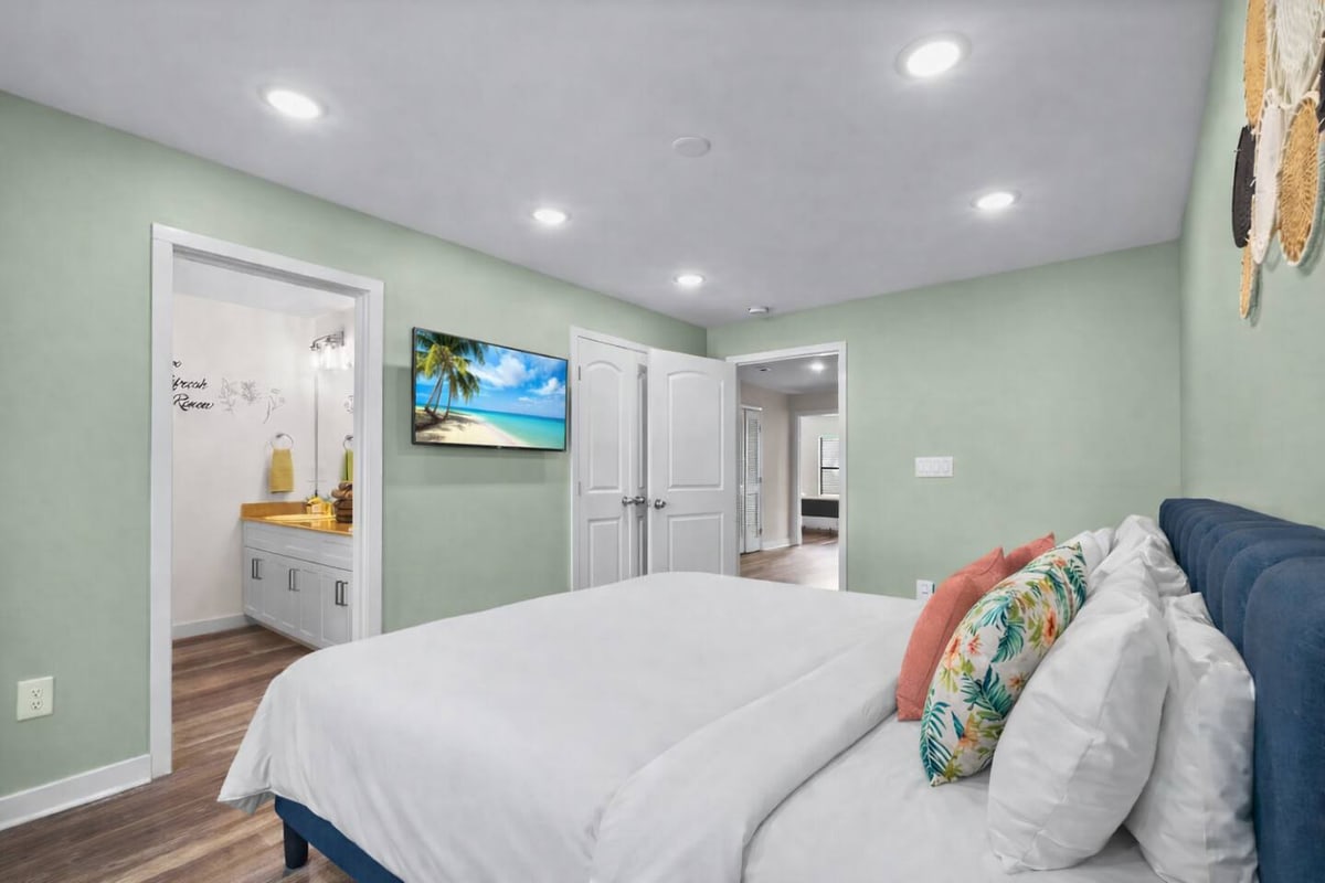 The Charlotte Townhouse, bedroom