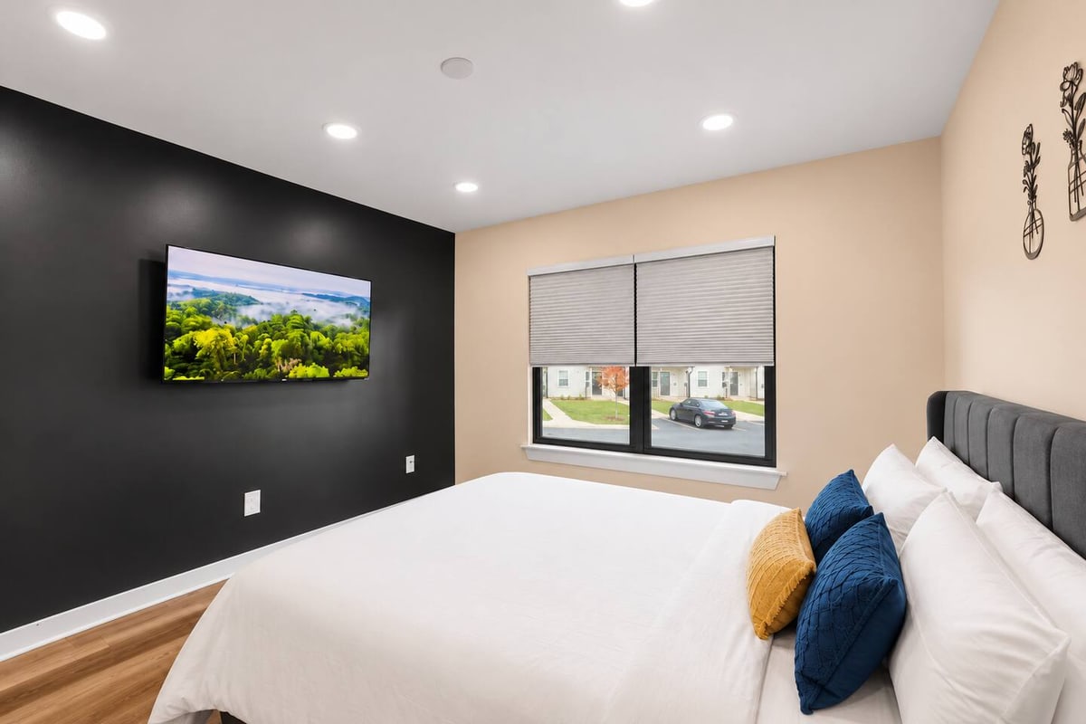 The Charlotte Townhouse, bedroom