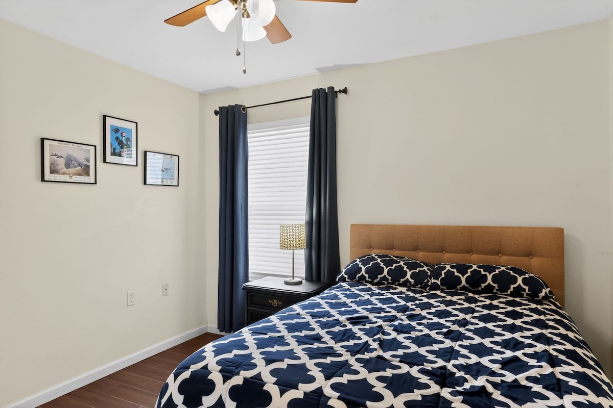 Sunshine & Safari Escape, bedroom