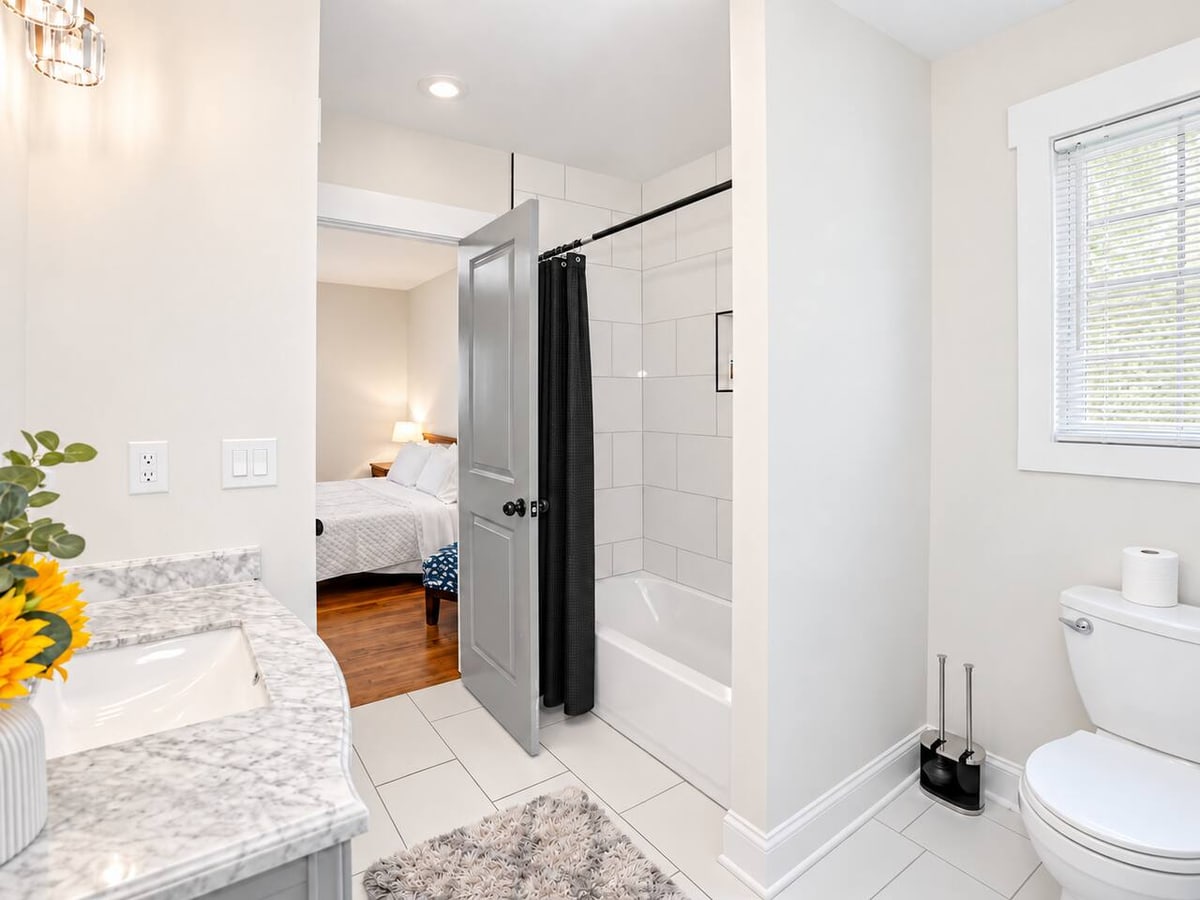 Atlanta Ranch Retreat, bathroom