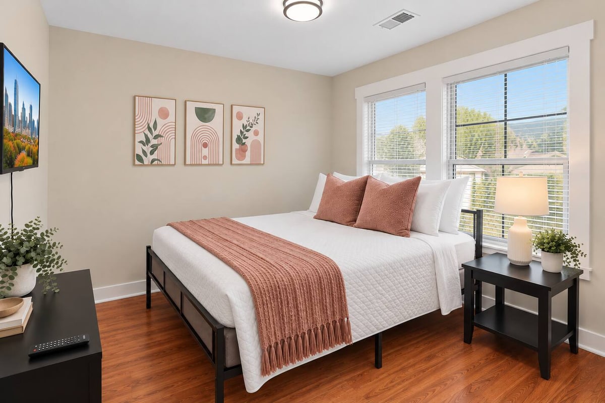 Atlanta Ranch Retreat, bedroom