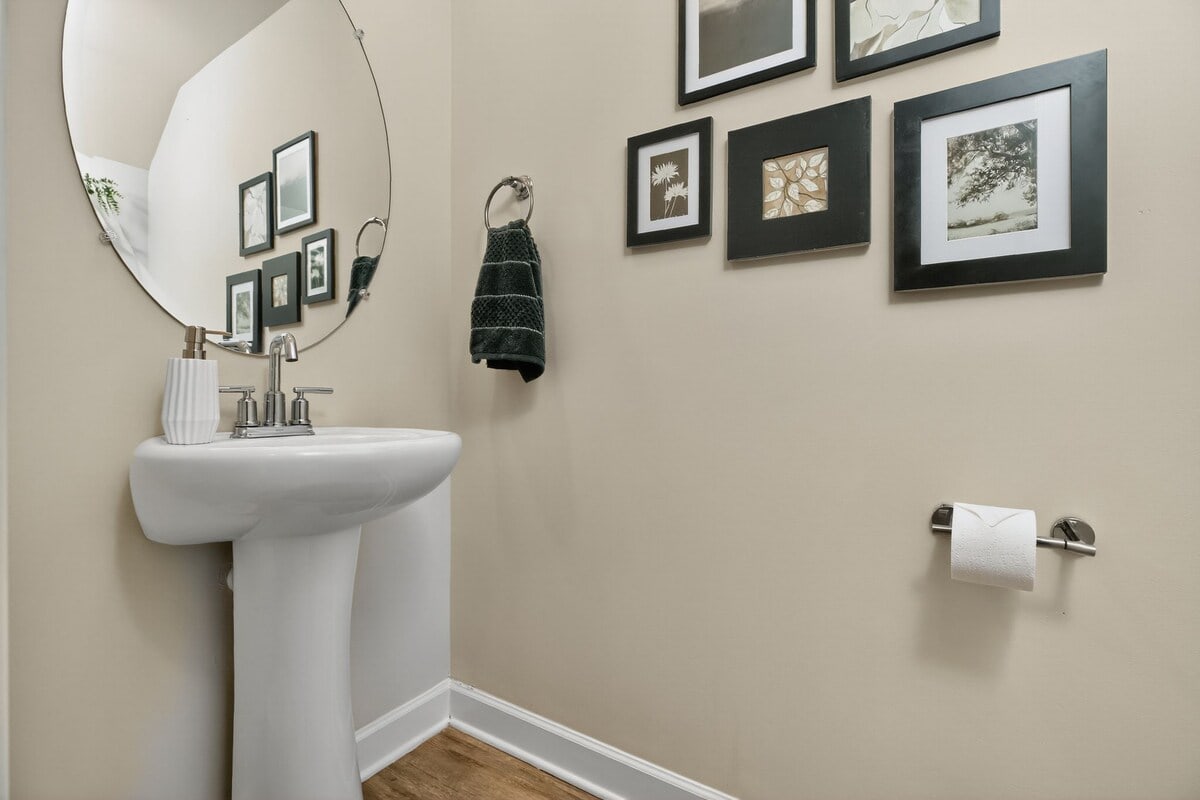 The Greenville Getaway, bathroom
