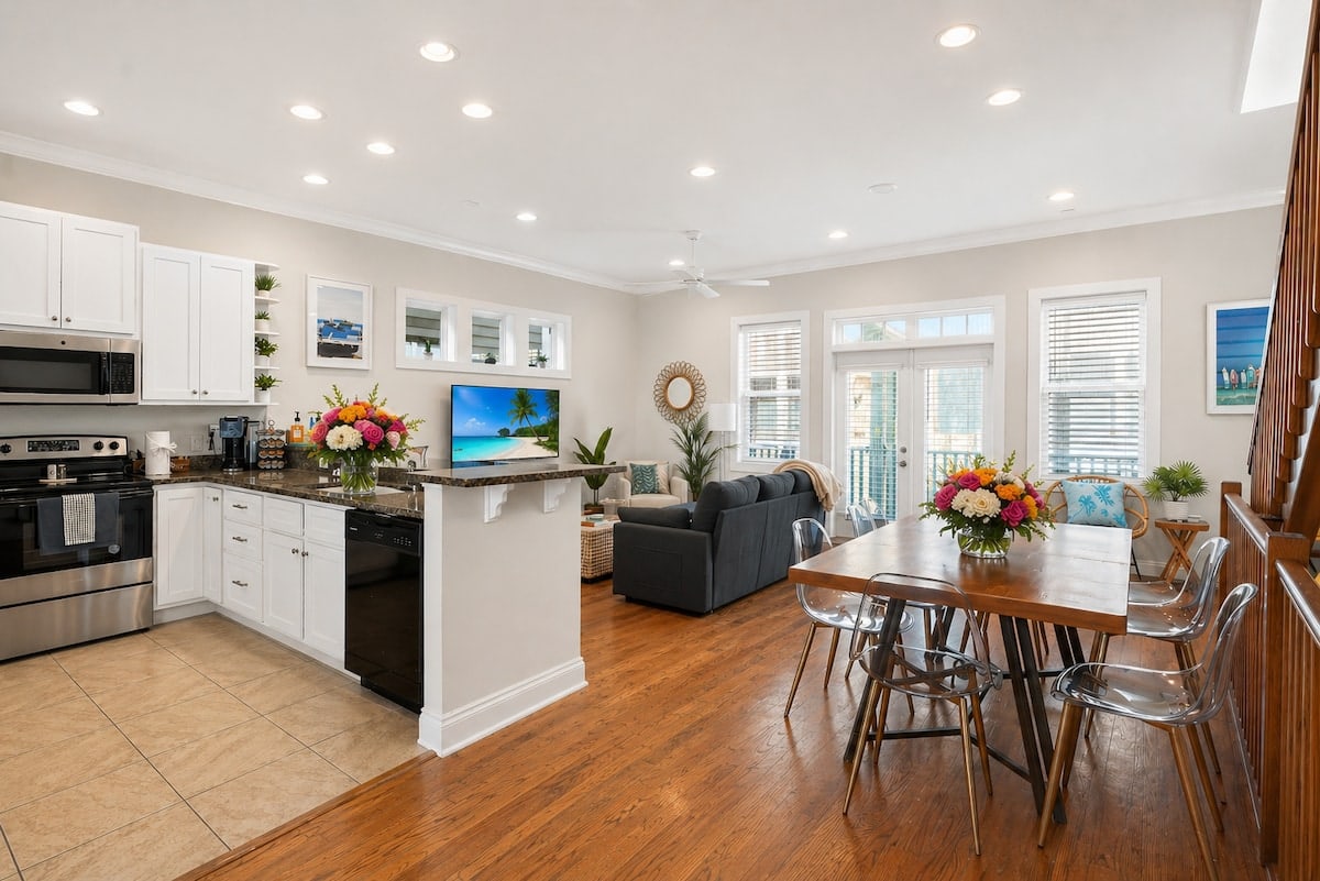 Sandy Toes Retreat, kitchen