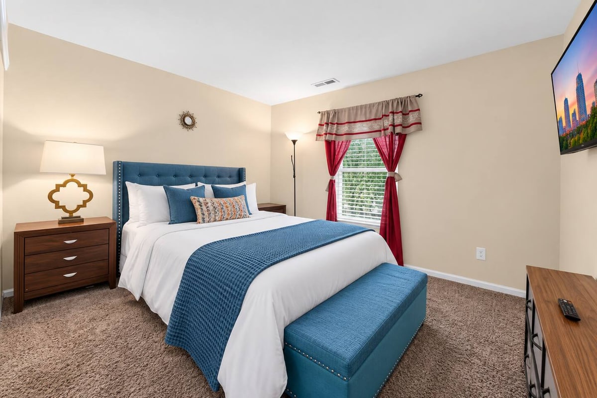 Charlotte Family Retreat, bedroom