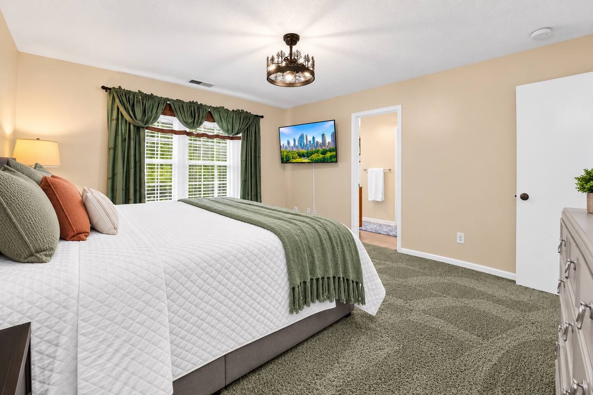 Charlotte Family Retreat, bedroom